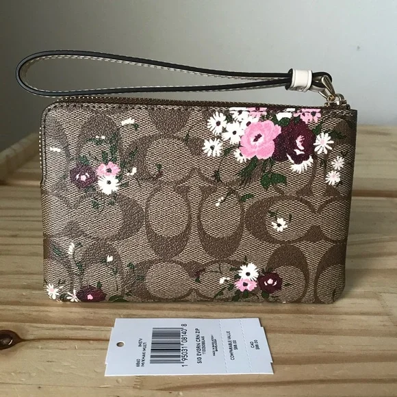Coach wristlet🎈🎈 - Picture 2 of 5